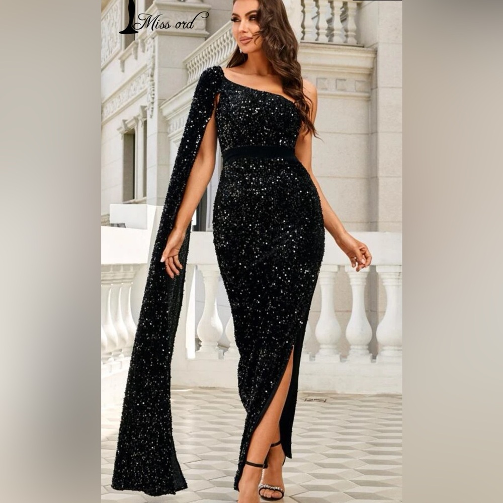 Black One Shoulder Sequin Gown